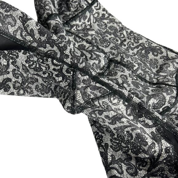 Lululemon Outrun High-Rise Crop Leggings Cinder Lace Black White Mesh Size 6 - Picture 12 of 16